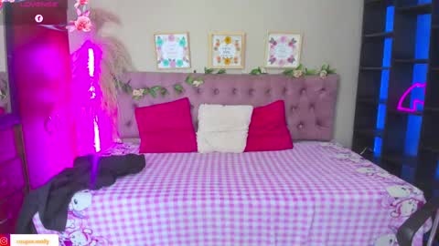 lia online show from September 26, 2025, 8:02 pm