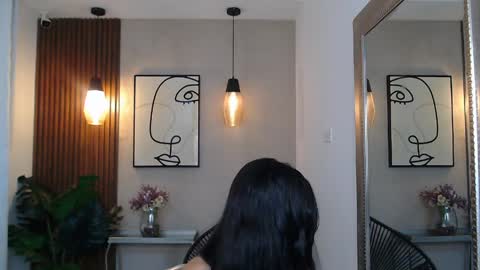 LIA online show from April 10, 2026, 6:23 pm