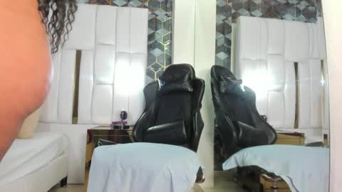 lia_mariana online show from February 8, 2026, 9:40 pm