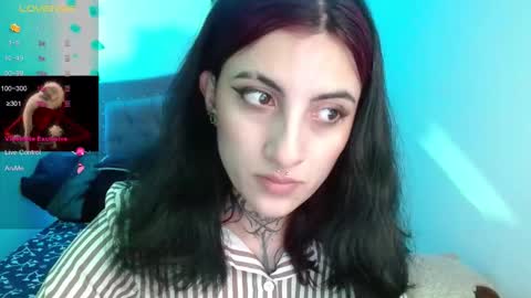 lia spicy   ig online show from December 15, 2025, 3:05 pm