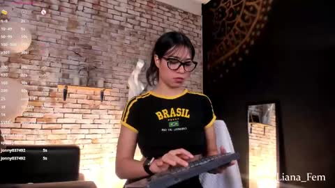 Snapshot of lia_owo chatting on February 20, 2025, 5:51 pm Liana online show from February 20, 2025, 5:51 pm