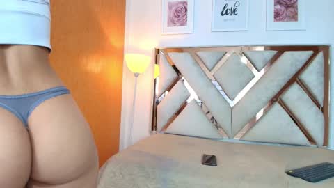 lia_roseh online show from October 6, 2025, 7:11 pm