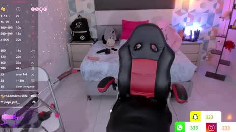Snapshot of lia_roux1 chatting on March 8, 2025, 6:10 am Camila online show from March 8, 2025, 6:10 am