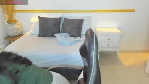 Lia  online show from September 28, 2025, 2:06 am