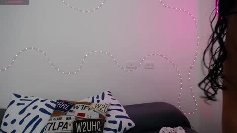 lia_tgn online show from November 3, 2025, 6:20 pm