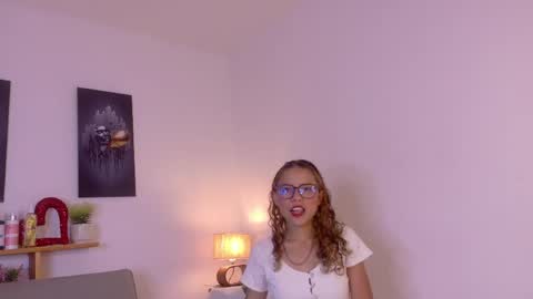 Juliana online show from May 1, 2026, 6:34 pm
