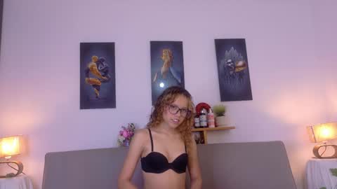 Juliana online show from May 27, 2026, 7:22 pm