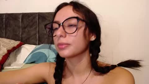 Snapshot of liaa_cute_ chatting on December 11, 2024, 1:05 am lia online show from December 11, 2024, 1:05 am