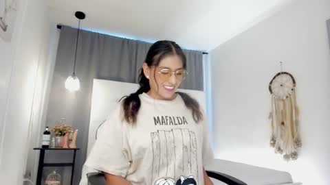   Liaa  online show from January 13, 2026, 7:19 pm