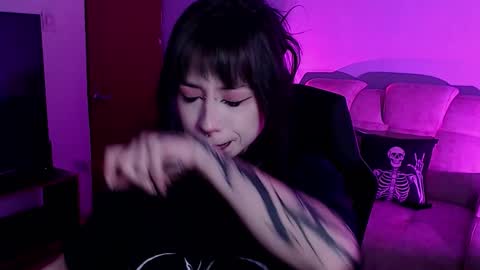 Liaa  online show from November 27, 2025, 2:35 am