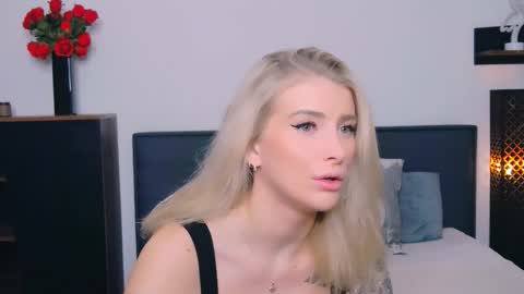 Lia online show from February 24, 2026, 1:31 pm