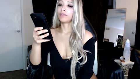 Lia Divina online show from March 12, 2025, 1:40 pm