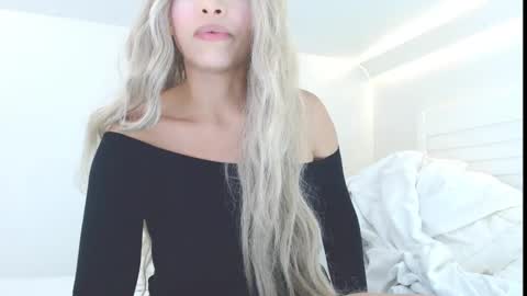 Lia Divina online show from November 19, 2025, 12:54 am