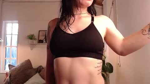 Snapshot of liafaith chatting on November 22, 2025, 2:49 pm LIA online show from November 22, 2025, 2:49 pm