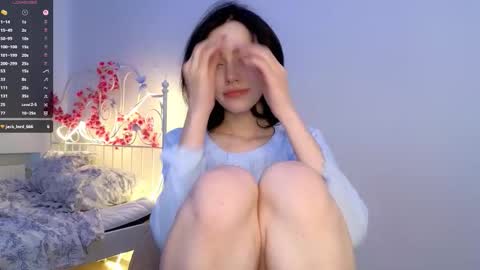 Lia  online show from September 28, 2025, 9:25 am