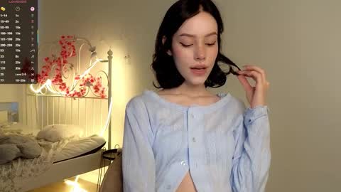 Lia  online show from October 3, 2025, 8:55 am