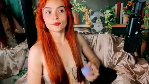 Snapshot of liah111 chatting on February 5, 2025, 12:20 am Liah online show from February 5, 2025, 12:20 am