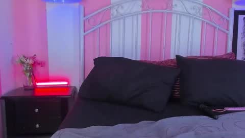 ---Liah--- online show from October 16, 2025, 9:49 pm