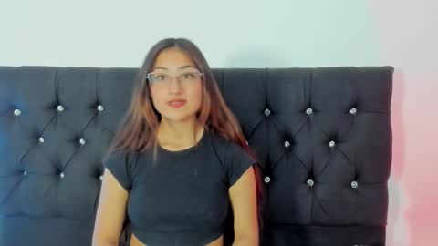 Liah  online show from November 9, 2025, 8:29 pm