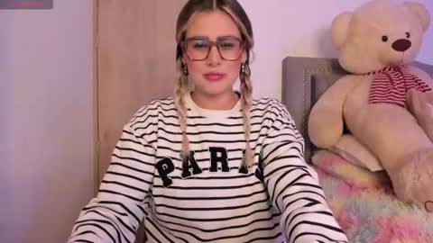 Snapshot of liahkimi chatting on October 5, 2025, 1:48 am Lia online show from October 5, 2025, 1:48 am