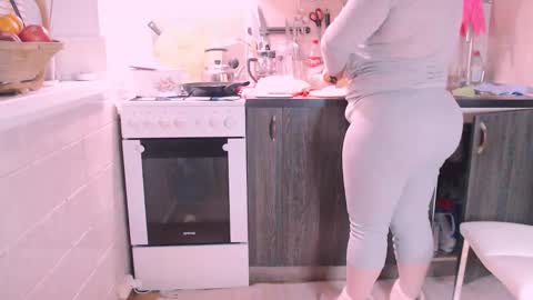 Snapshot of liahsofty chatting on December 13, 2024, 6:05 pm miss Lia colection for travel online show from December 13, 2024, 6:05 pm