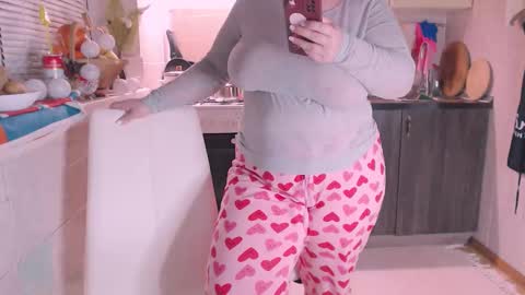 Snapshot of liahsofty chatting on December 31, 2024, 5:51 pm miss Lia colection for travel online show from December 31, 2024, 5:51 pm