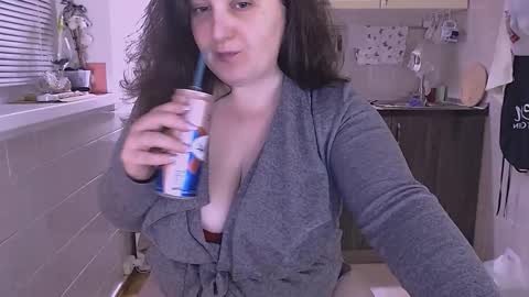 Snapshot of liahsofty chatting on October 10, 2025, 11:59 pm miss Lia colection for travel online show from October 10, 2025, 11:59 pm