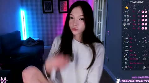 lialilia online show from October 10, 2025, 8:57 am