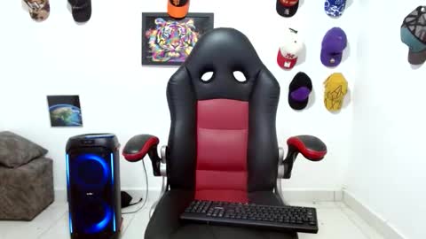 Andres online show from May 17, 2026, 9:44 pm