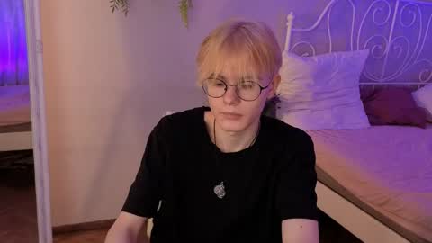 LIAM online show from April 12, 2026, 5:23 am