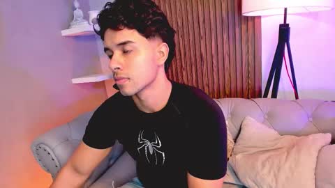 Liam Collins online show from November 24, 2025, 11:54 am