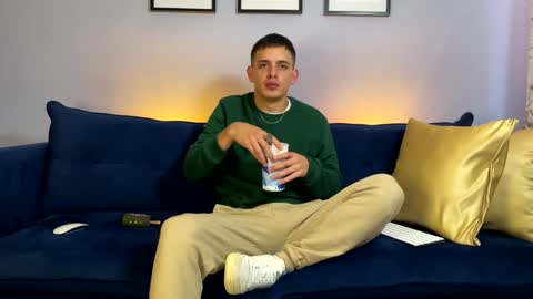 Snapshot of liam_enzho chatting on January 13, 2025, 1:17 pm Liam online show from January 13, 2025, 1:17 pm