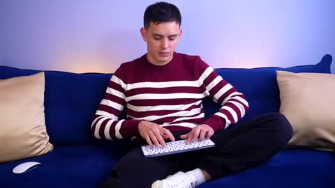 Snapshot of liam_enzho chatting on January 16, 2025, 3:02 pm Liam online show from January 16, 2025, 3:02 pm
