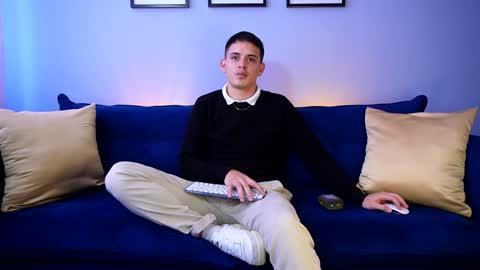 Snapshot of liam_enzho chatting on January 17, 2025, 6:23 pm Liam online show from January 17, 2025, 6:23 pm