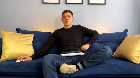 Snapshot of liam_enzho chatting on January 24, 2025, 3:55 pm Liam online show from January 24, 2025, 3:55 pm