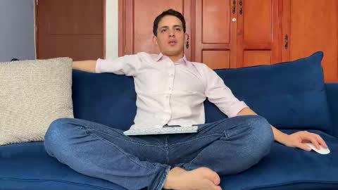 Liam online show from January 14, 2026, 2:44 pm