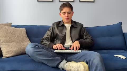 Snapshot of liam_enzho chatting on April 20, 2026, 3:59 pm Liam online show from April 20, 2026, 3:59 pm