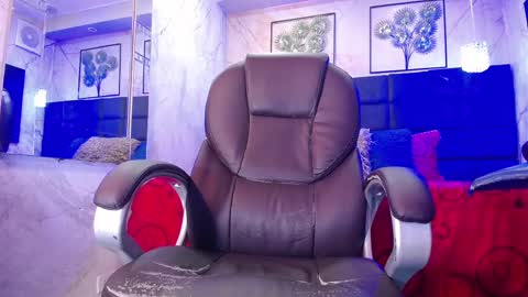 Liam online show from March 1, 2025, 7:26 pm