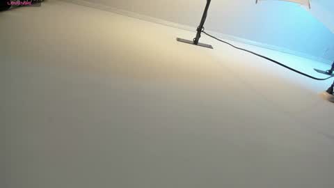 LIAM KLEIN online show from February 3, 2025, 11:20 am