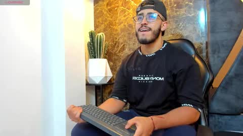 LIAM KLEIN online show from September 22, 2025, 11:12 am