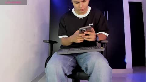 Liam online show from April 12, 2026, 10:20 am