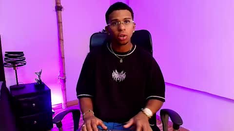 Snapshot of liam_morocho chatting on September 15, 2025, 8:20 pm LIAM online show from September 15, 2025, 8:20 pm
