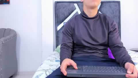 Call me Lian online show from February 14, 2026, 12:13 pm