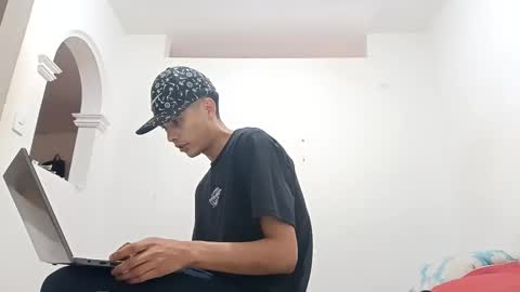 Snapshot of liam_smith00 chatting on December 25, 2024, 1:31 am liam_smith00 online show from December 25, 2024, 1:31 am