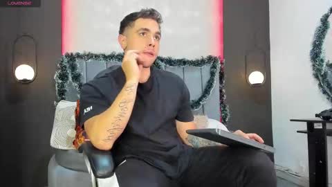 Liam online show from November 27, 2025, 10:12 pm