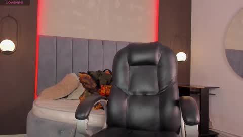 Liam online show from February 26, 2026, 7:35 pm