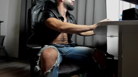 Liam online show from December 8, 2024, 6:54 am