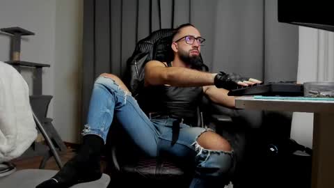 Liam online show from March 5, 2025, 7:49 pm