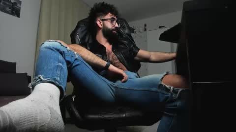 Liam online show from February 25, 2026, 8:18 pm