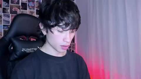 Snapshot of liamelf chatting on February 25, 2025, 5:30 am Liam online show from February 25, 2025, 5:30 am